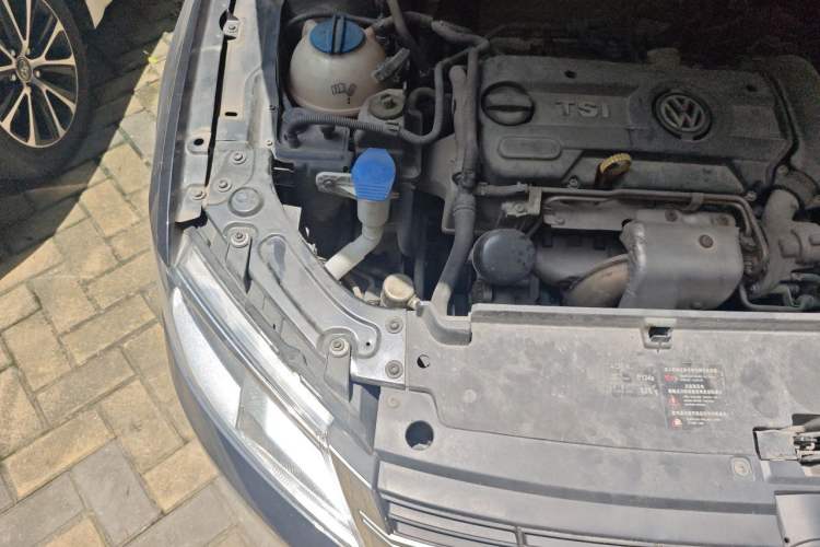Used Volkswagen Lavida 2013 1.4TSI DSG Comfort Edition Engine Bay Right