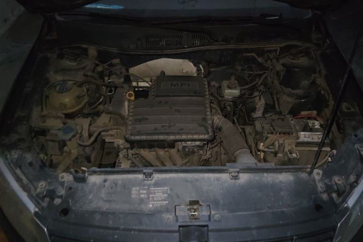 Used Volkswagen Lavida 2013 1.6L Manual Comfort Edition Engine Bay