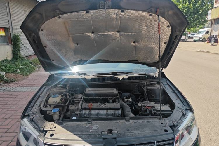 Used Volkswagen Lavida 2013 1.6L Automatic Comfort Edition Engine Bay