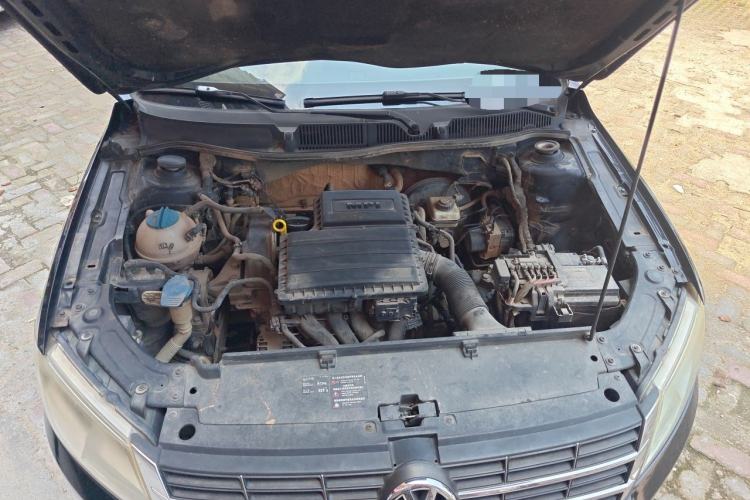 Used Volkswagen Lavida 2013 Restyled Classic 1.6L Manual Comfort Edition Engine Bay