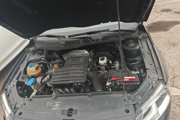 Used Volkswagen Lavida 2013 Restyled Classic 1.6L Automatic Comfort Edition Engine Bay