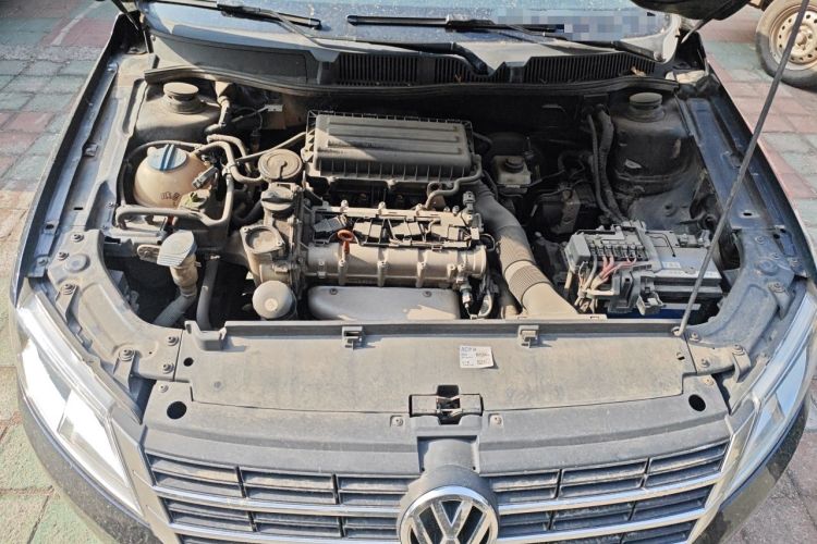 Used Volkswagen Lavida 2013 1.6L Automatic Fashion Edition Engine Bay