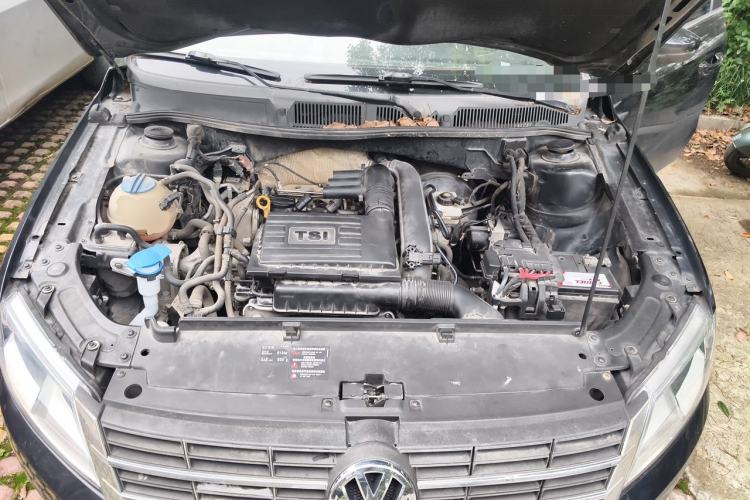 Used Volkswagen Lavida 2013 Revised Version 1.4 TSI Manual Comfort Edition Engine Bay
