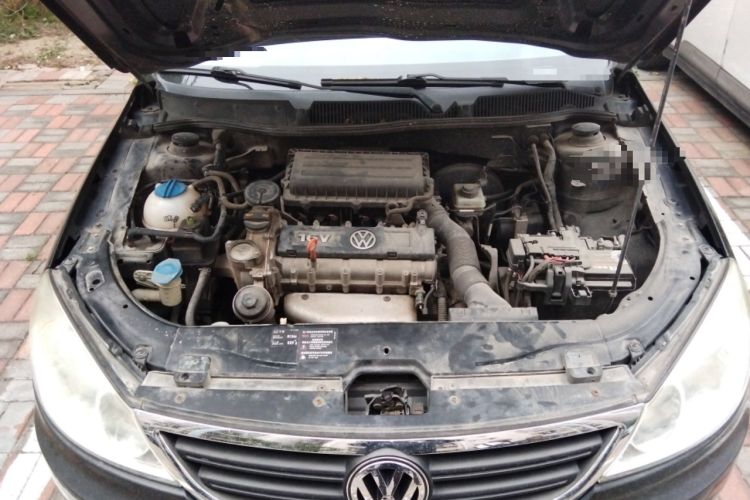 Used Volkswagen Lavida 2013 Classic 1.6L Manual Fashion Edition Engine Bay