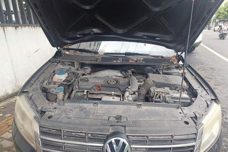 Used Volkswagen Lavida 2013 1.4TSI DSG Comfort Edition Engine Bay