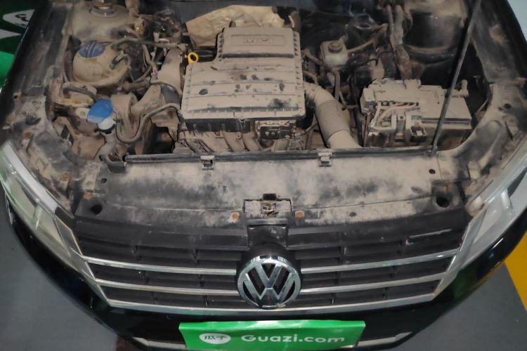 Used Volkswagen Lavida 2013 1.6L Manual Comfort Edition Engine Bay