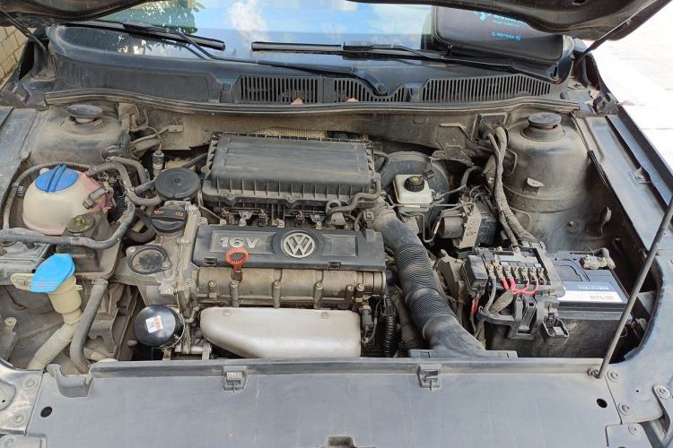 Used Volkswagen Lavida 2013 1.6L Automatic Comfort Edition Engine Bay