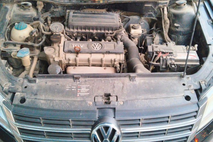 Used Volkswagen Lavida 2013 1.6L Automatic Luxury Edition Engine Bay