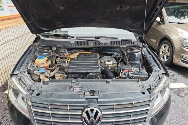 Used Volkswagen Lavida 2013 Restyled Classic 1.6L Manual Comfort Edition Engine Bay