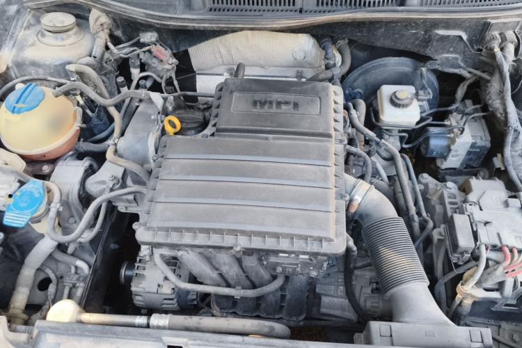 Used Volkswagen Lavida 2013 Revised Classic 1.6L Automatic Fashion Edition Engine Bay