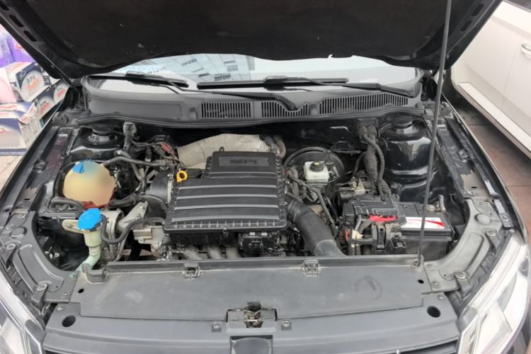 Used Volkswagen Lavida 2013 Restyled Classic 1.6L Automatic Comfort Edition Engine Bay