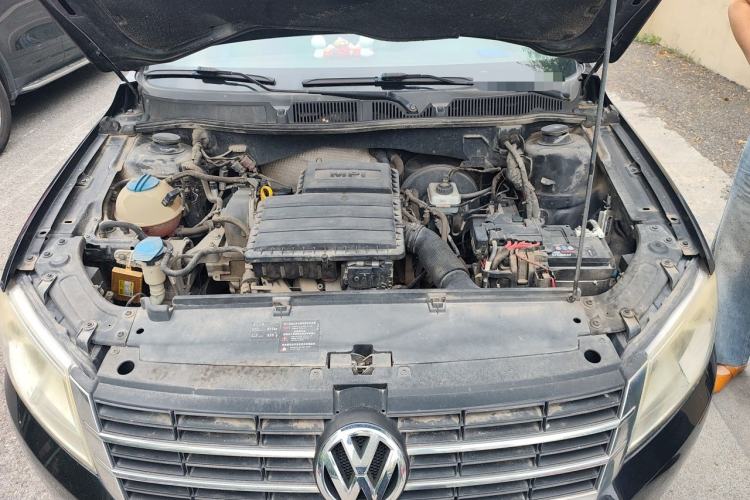 Used Volkswagen Lavida 2013 Revised Classic 1.6L Manual Fashion Edition Engine Bay