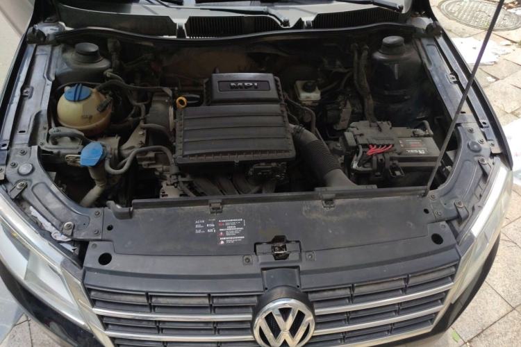 Used Volkswagen Lavida 2013 Revised Classic 1.6L Manual Fashion Edition Engine Bay