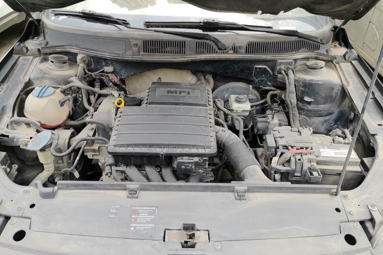 Used Volkswagen Lavida 2013 Restyled Classic 1.6L Manual Comfort Edition Engine Bay
