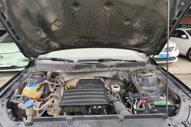 Used Volkswagen Lavida 2013 Restyled Classic 1.6L Automatic Comfort Edition Engine Bay