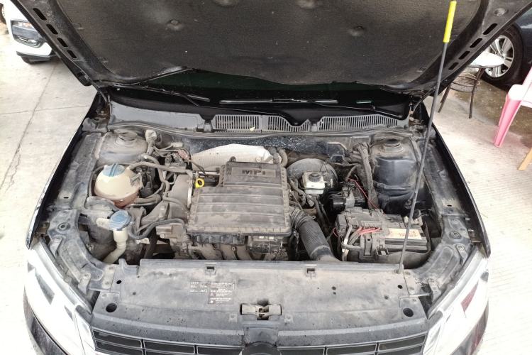 Used Volkswagen Lavida 2013 Revised Classic 1.6L Automatic Fashion Edition Engine Bay