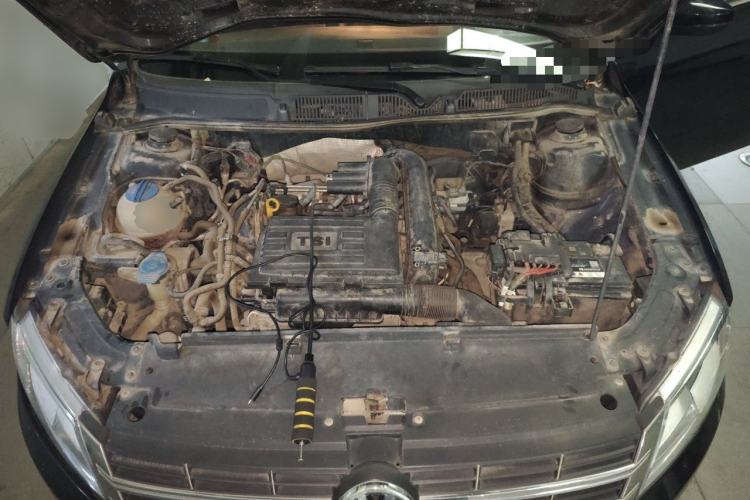 Used Volkswagen Lavida 2013 Revised Version 1.4 TSI DSG Comfort Edition Engine Bay