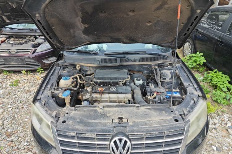 Used Volkswagen Lavida 2013 1.6L Automatic Fashion Edition Engine Bay