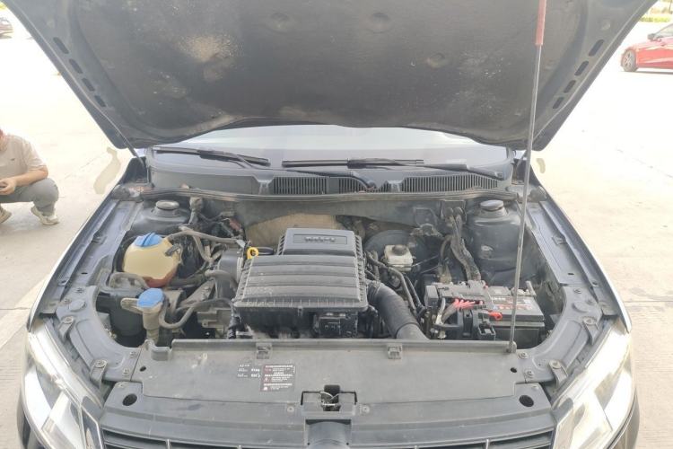 Used Volkswagen Lavida 2013 Restyled Classic 1.6L Automatic Comfort Edition Engine Bay