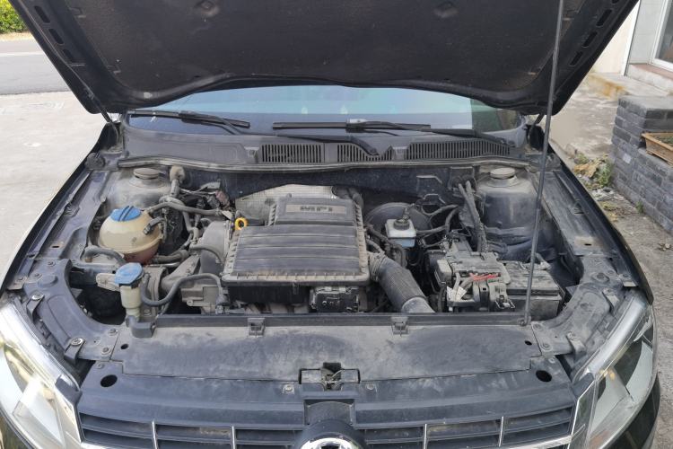 Used Volkswagen Lavida 2013 Restyled Classic 1.6L Manual Comfort Edition Engine Bay