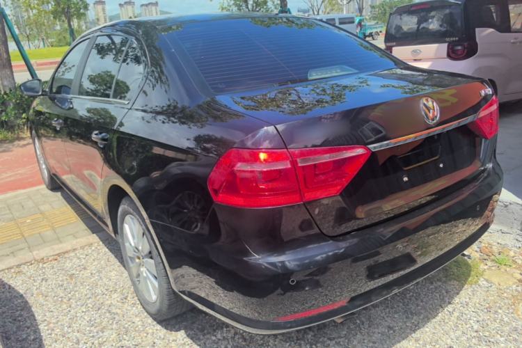Used Volkswagen Lavida 2013 Restyled Classic 1.6L Manual Comfort Edition Exterior 2