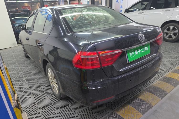 Used Volkswagen Lavida 2013 Restyled Classic 1.6L Manual Comfort Edition Exterior 2