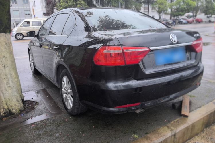 Used Volkswagen Lavida 2013 Restyled Classic 1.6L Manual Comfort Edition Exterior 2