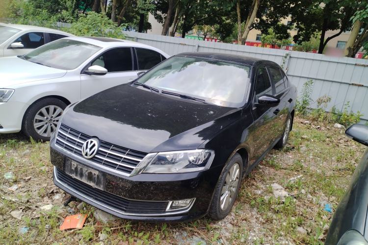 Used Volkswagen Lavida 2013 Restyled Classic 1.6L Manual Comfort Edition Exterior 2