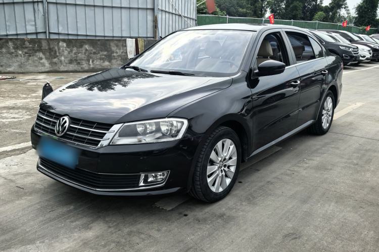 Used Volkswagen Lavida 2013 Restyled Classic 1.6L Manual Comfort Edition Exterior 2