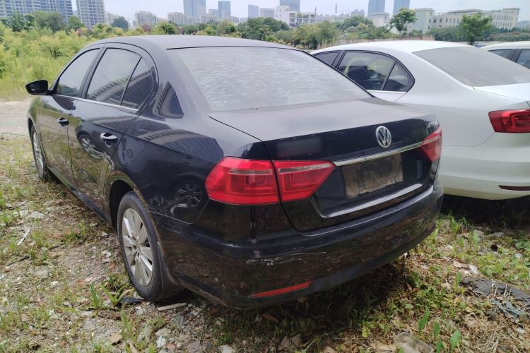 Used Volkswagen Lavida 2013 Restyled Classic 1.6L Manual Comfort Edition Exterior 3