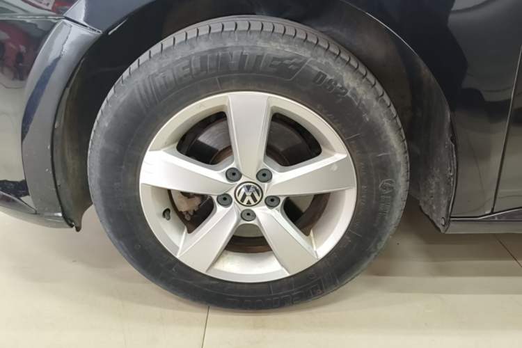 Used Volkswagen Lavida 2013 Revised Classic 1.6L Manual Fashion Edition Exterior 4