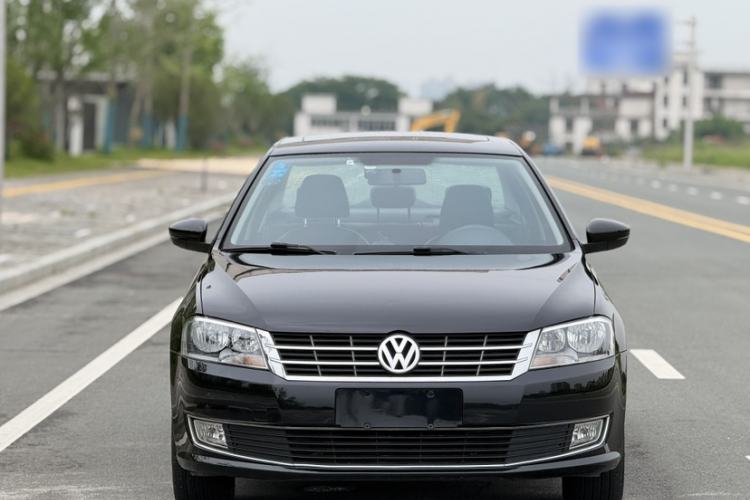 Used Volkswagen Lavida 2013 Restyled Classic 1.6L Automatic Comfort Edition Exterior 4