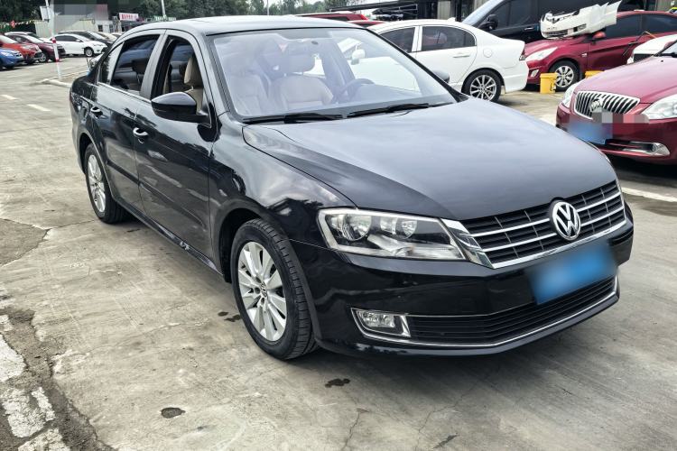 Used Volkswagen Lavida 2013 Restyled Classic 1.6L Manual Comfort Edition Exterior 4
