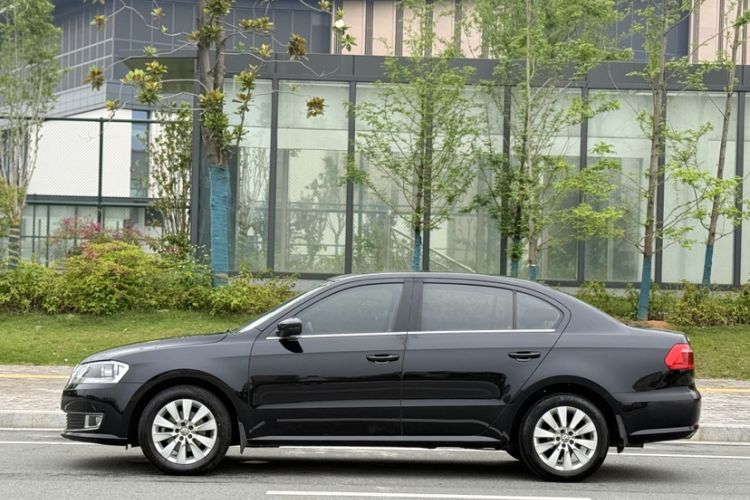 Used Volkswagen Lavida 2013 Restyled Classic 1.6L Automatic Comfort Edition Exterior 5