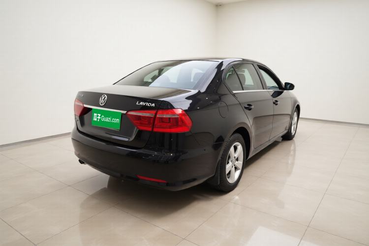 Used Volkswagen Lavida 2013 Revised Classic 1.6L Manual Fashion Edition Exterior 5