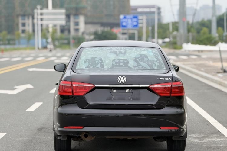 Used Volkswagen Lavida 2013 Restyled Classic 1.6L Automatic Comfort Edition Exterior 6