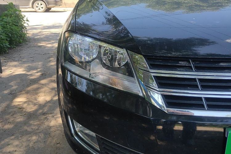 Used Volkswagen Lavida 2013 Restyled Classic 1.6L Manual Comfort Edition Exterior 6