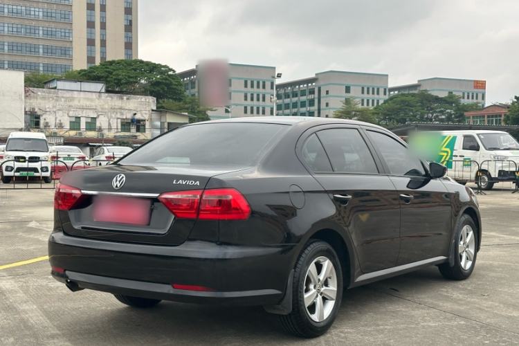 Used Volkswagen Lavida 2013 Revised Classic 1.6L Automatic Fashion Edition Exterior 9