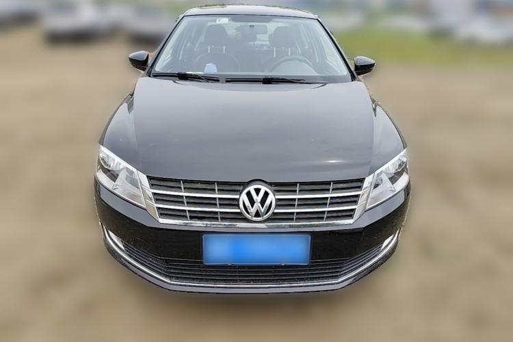 Used Volkswagen Lavida 2013 Restyled Classic 1.6L Manual Comfort Edition Front