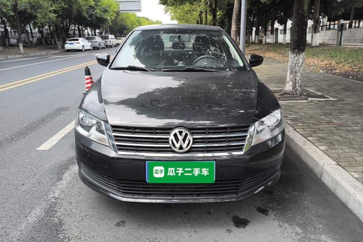 Used Volkswagen Lavida 2013 Revised Classic 1.6L Manual Fashion Edition Front