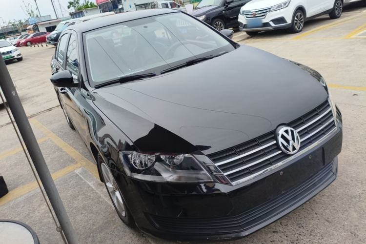 Used Volkswagen Lavida 2013 Revised Classic 1.6L Automatic Fashion Edition Front Right 45 Deg