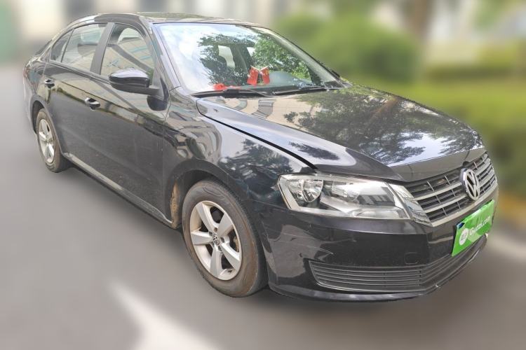 Used Volkswagen Lavida 2013 Classic 1.6L Automatic Fashion Edition Front Right 45 Deg