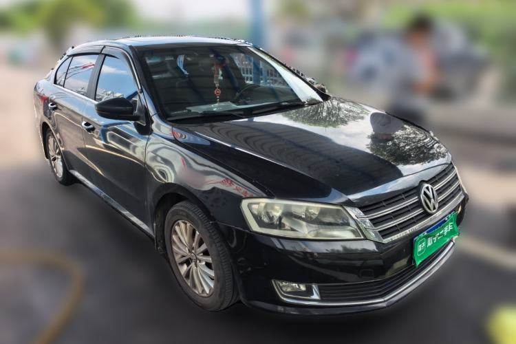 Used Volkswagen Lavida 2013 1.4TSI DSG Luxury Edition Front Right 45 Deg