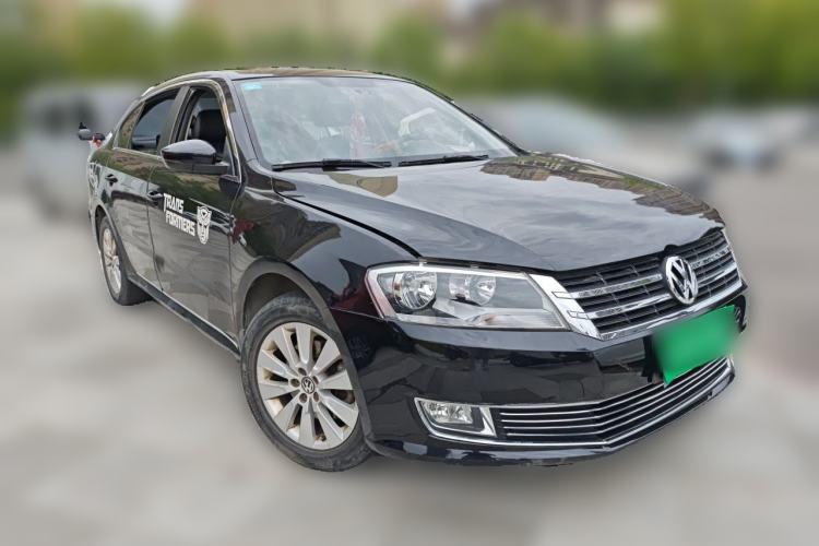 Used Volkswagen Lavida 2013 1.4TSI Manual Comfort Edition Front Right 45 Deg
