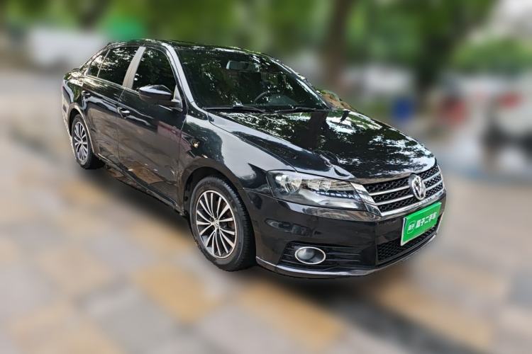 Used Volkswagen Lavida 2013 Revised Version 1.4 TSI DSG Luxury Edition Front Right 45 Deg