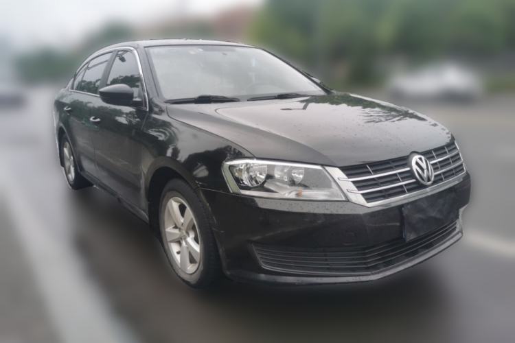 Used Volkswagen Lavida 2013 Revised Classic 1.6L Manual Fashion Edition Front Right 45 Deg