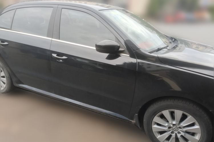 Used Volkswagen Lavida 2013 1.4TSI DSG Comfort Edition Front Right 45 Deg