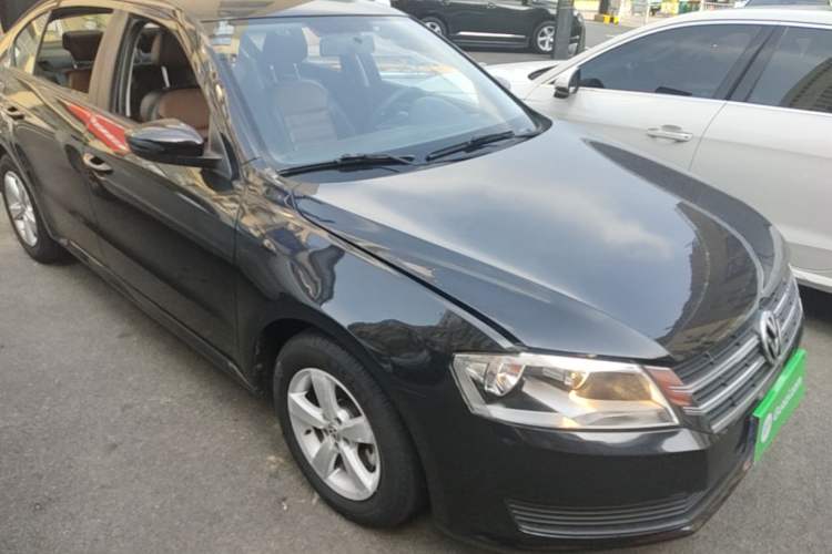 Used Volkswagen Lavida 2013 Revised Classic 1.6L Automatic Fashion Edition Front Right 45 Deg