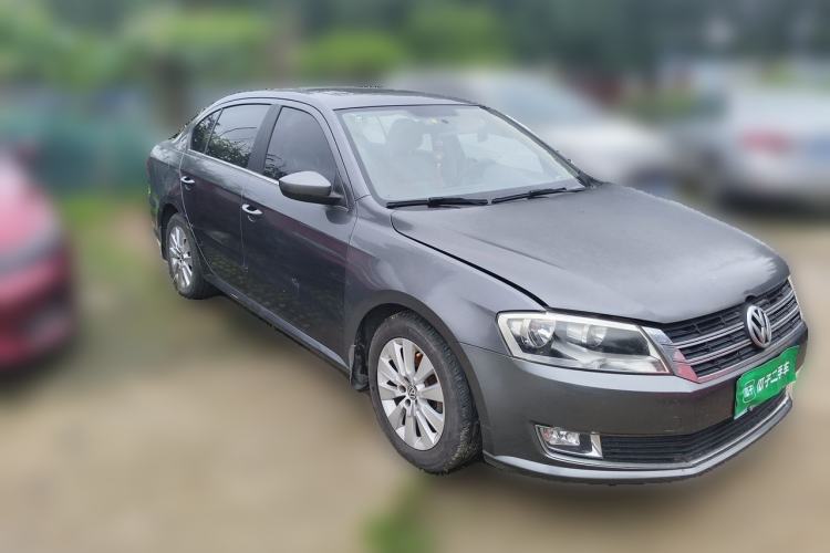 Used Volkswagen Lavida 2013 Restyled Classic 1.6L Manual Comfort Edition Front Right 45 Deg