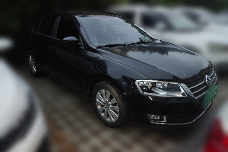 Used Volkswagen Lavida 2013 1.6L Automatic Comfort Edition Front Right 45 Deg